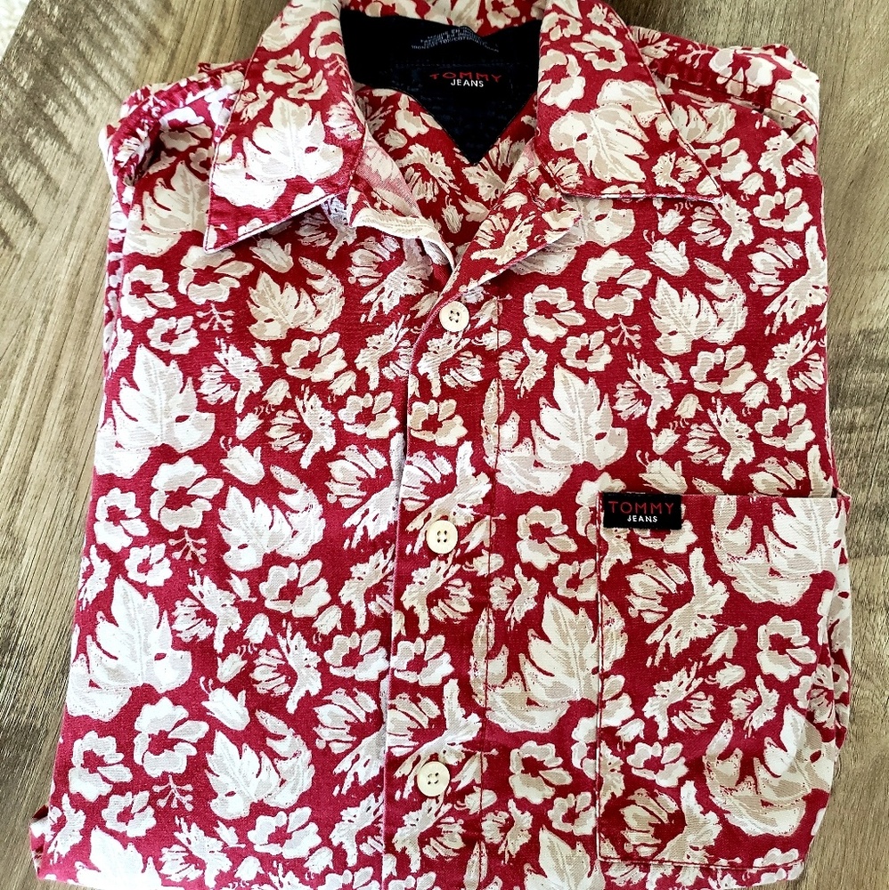 Tommy Hilfiger Red Floral Short-Sleeve Button-Down Shirt
